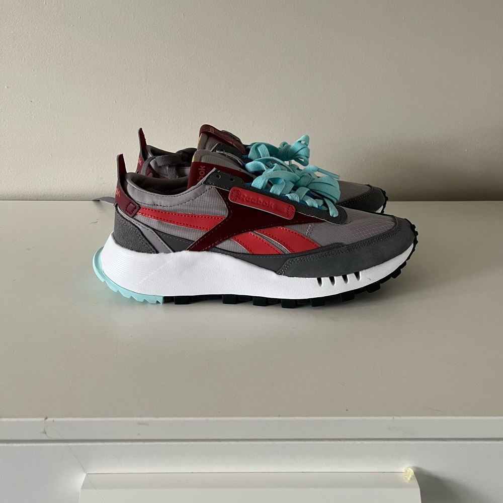 Reebok CL Legacy Women Size 7.5